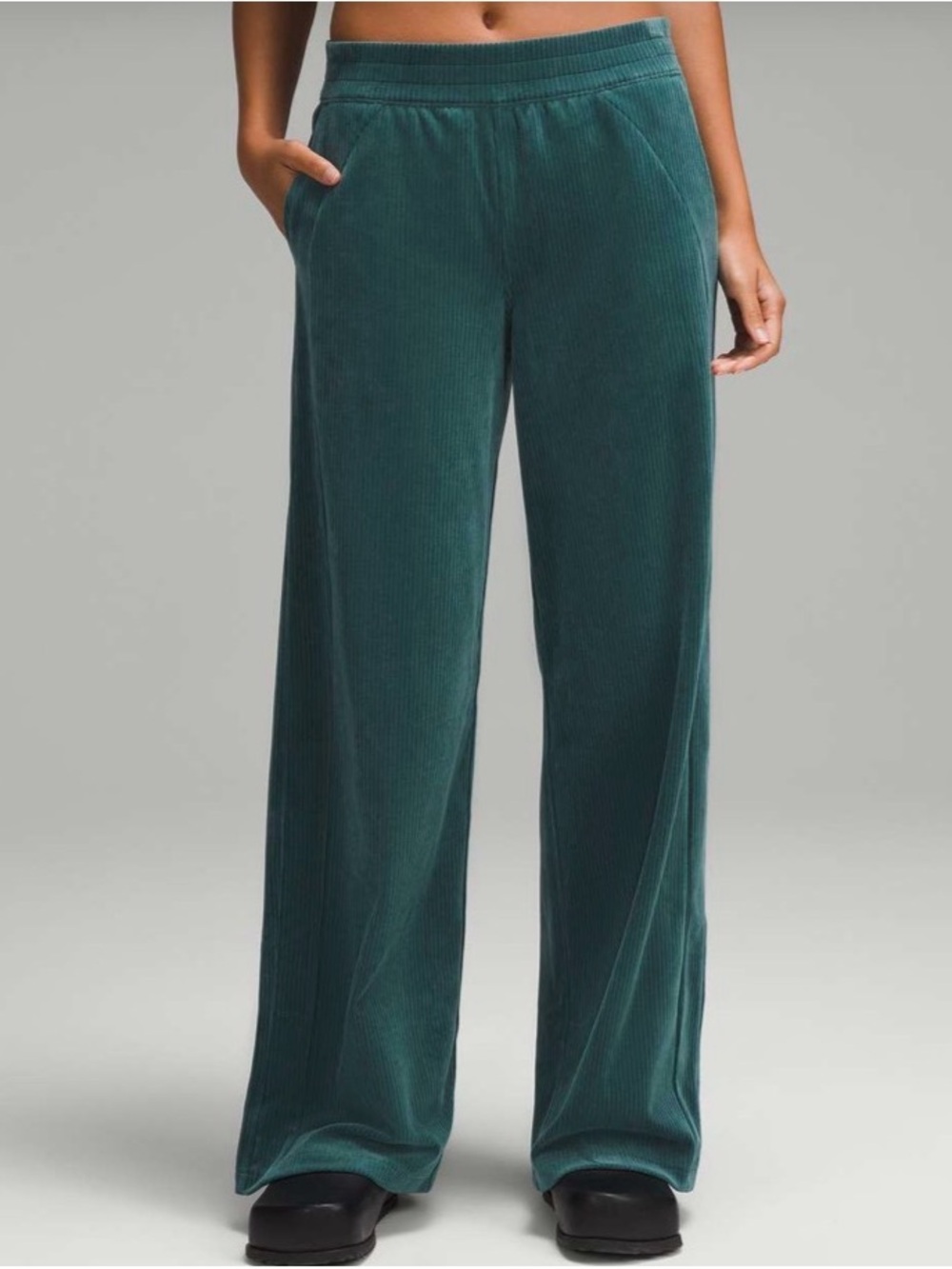 Lululemon Scuba Mid-Rise Wide-Leg Pant Velvet Cord